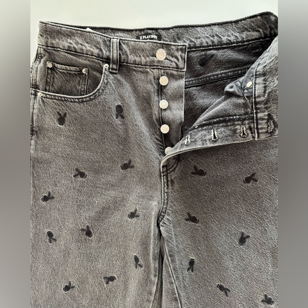 Pacsun Jeans X Playboy - Women’s Size 29 - Grey w/ Black Playboy Bunny Pattern - Picture 4 of 11